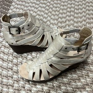 Caterpillar wedge sandals Cream color